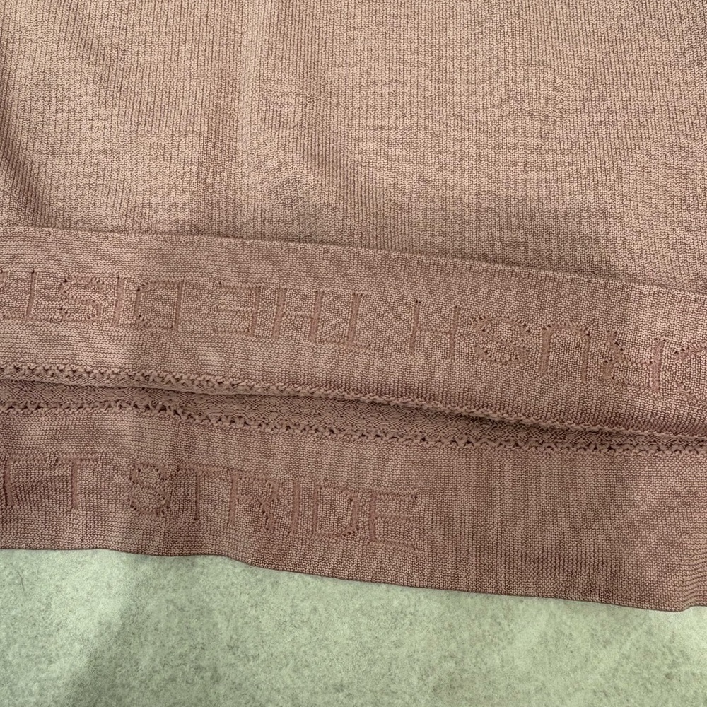 Lululemon Swiftly Tech Hip Length Racerback Tank in Quicksand Size 4 - Picture 7 of 10